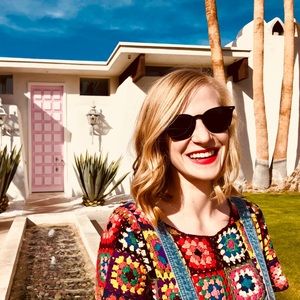 Meet your Posher, Hilary